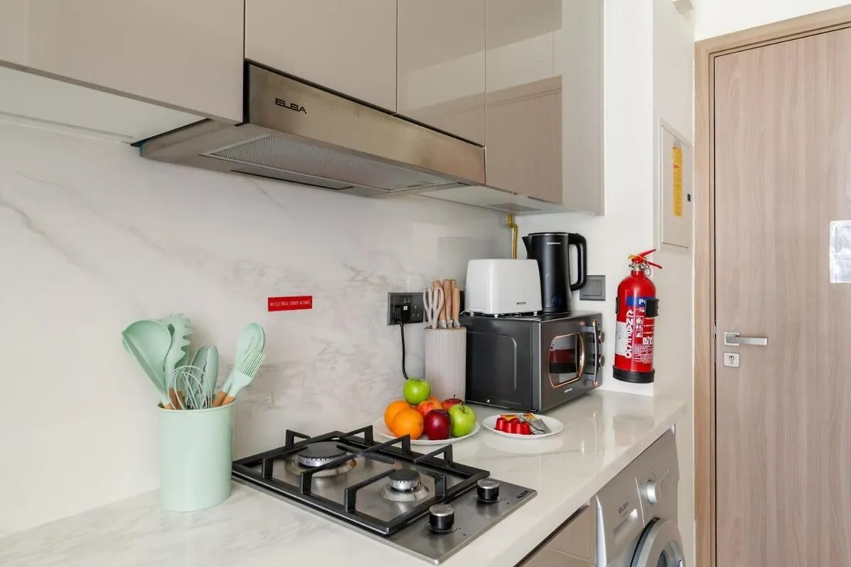 Apartment First Class Studio Urban Elegance Dubai