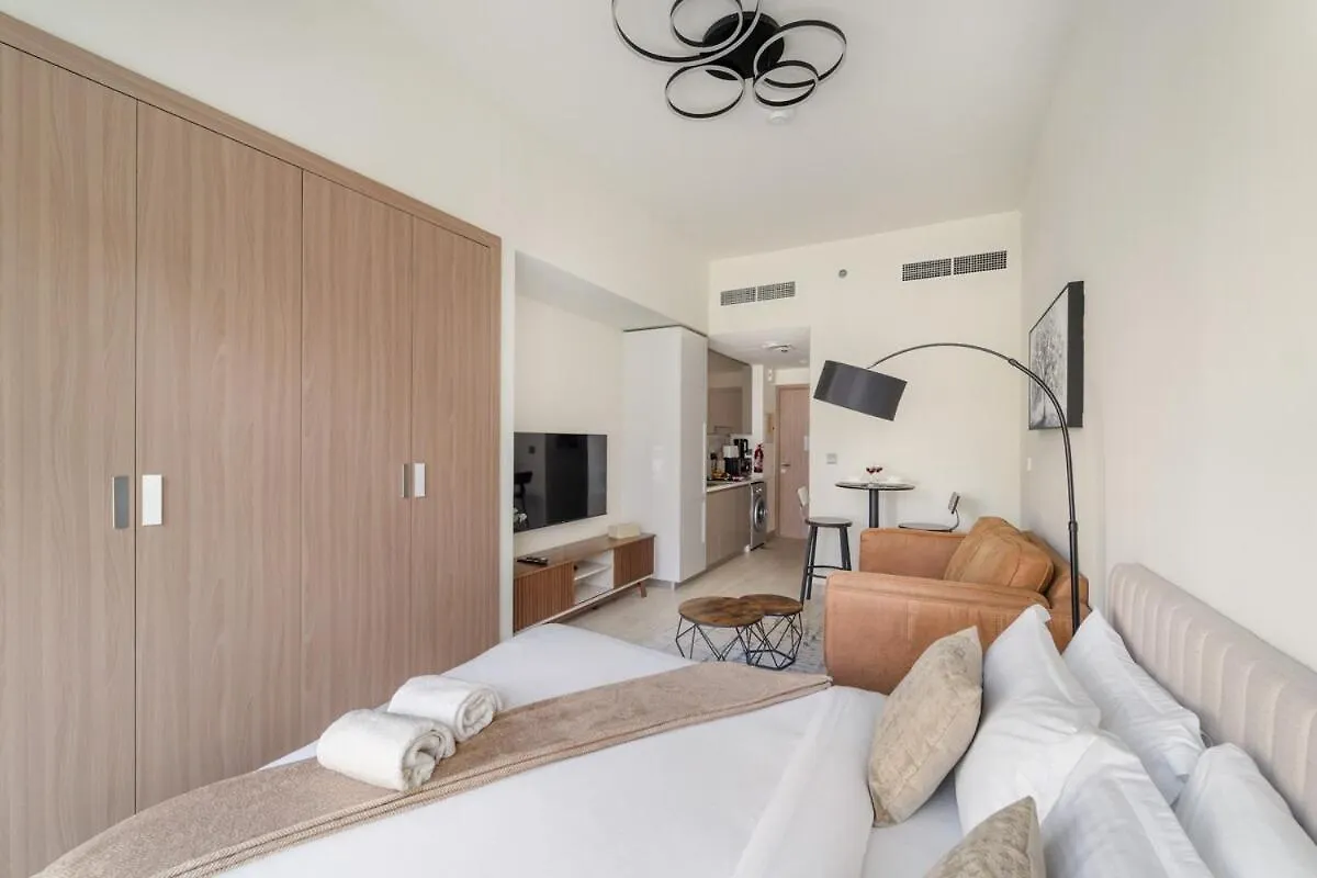 First Class Studio Urban Elegance Dubai